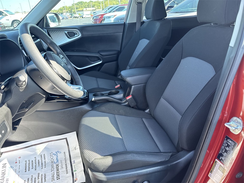 2023 Kia Soul S photo 17