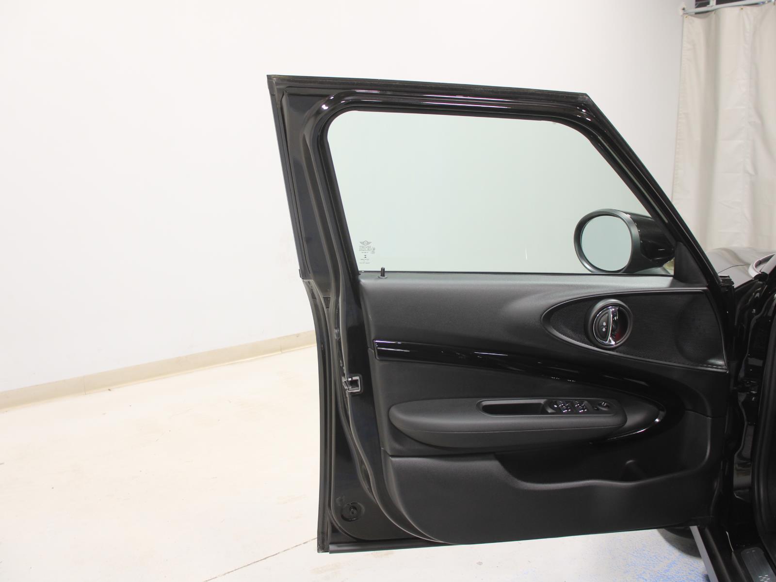 2022 Mini Clubman Base S ALL4 photo 17