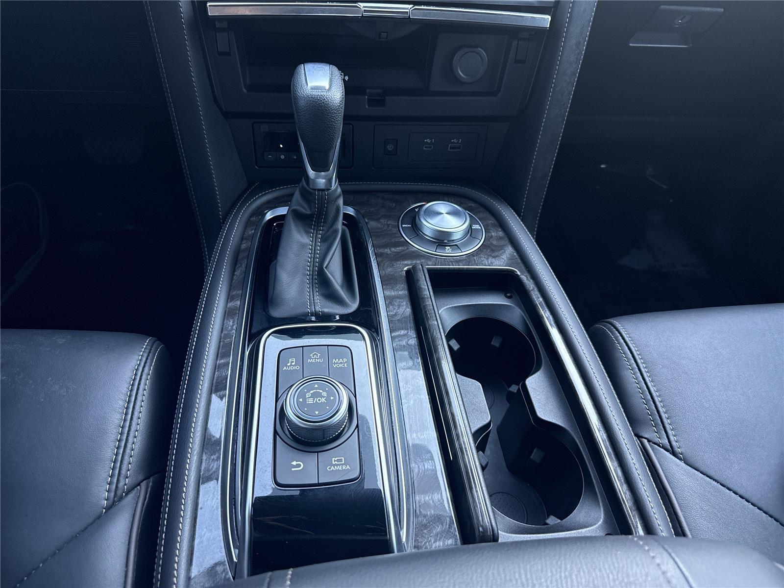 2022 Nissan Armada Platinum photo 33