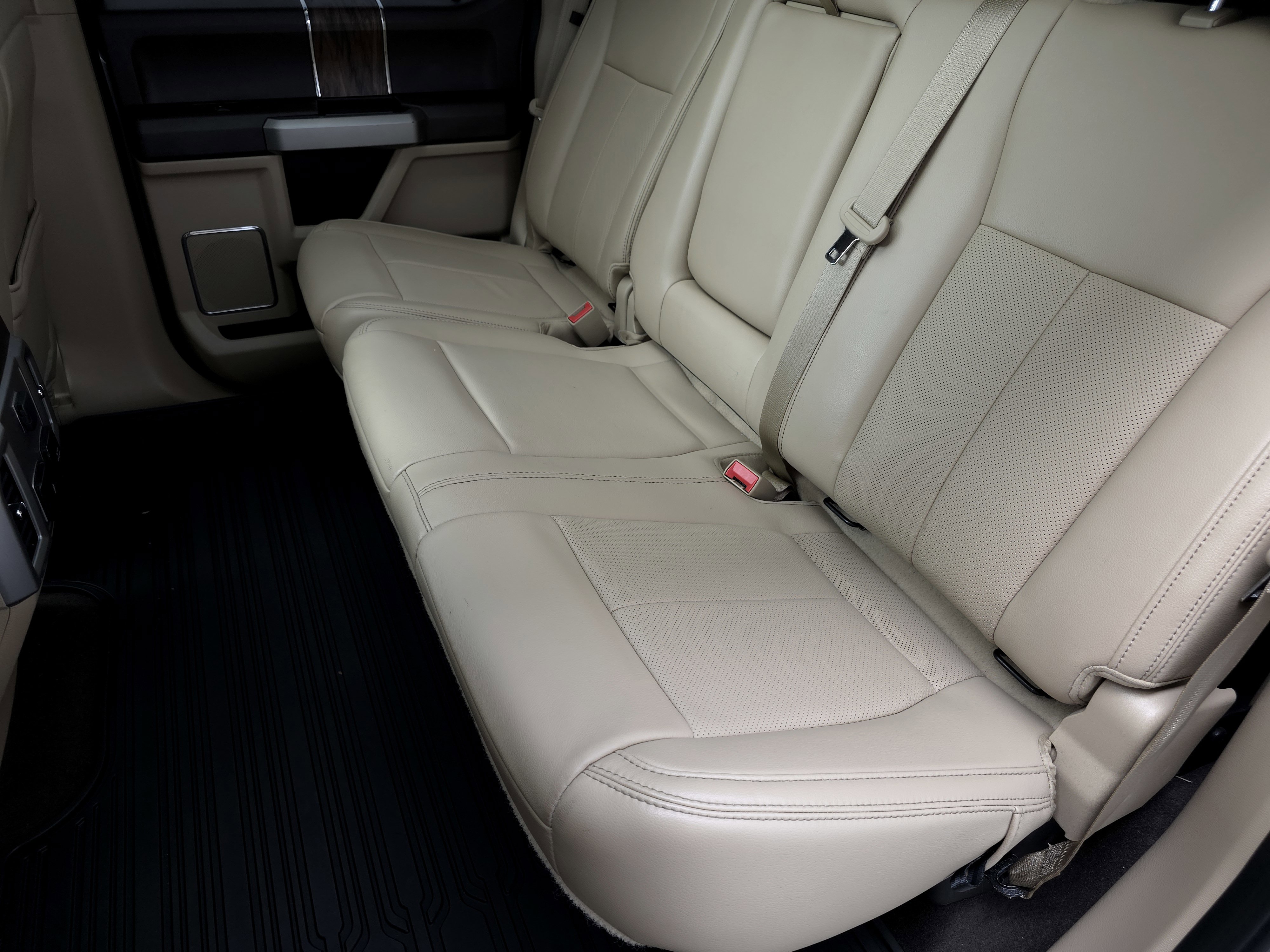 2019 Ford F-150 Lariat photo 22