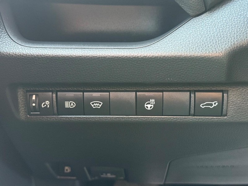 2024 Toyota RAV4 Hybrid XLE photo 29