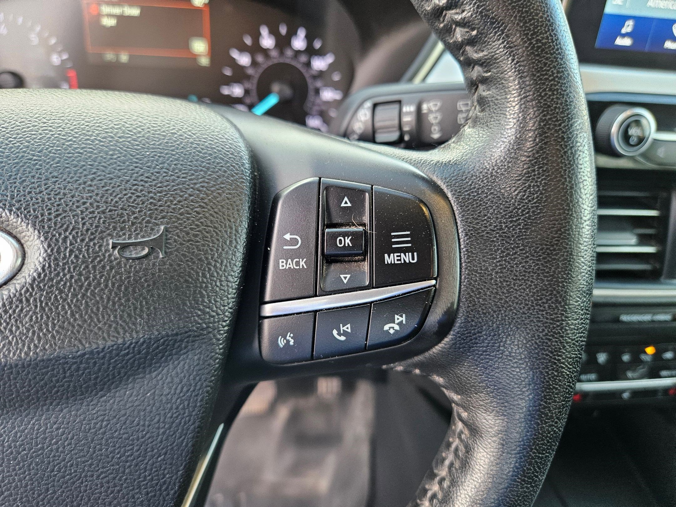 2020 Ford Escape SEL photo 16