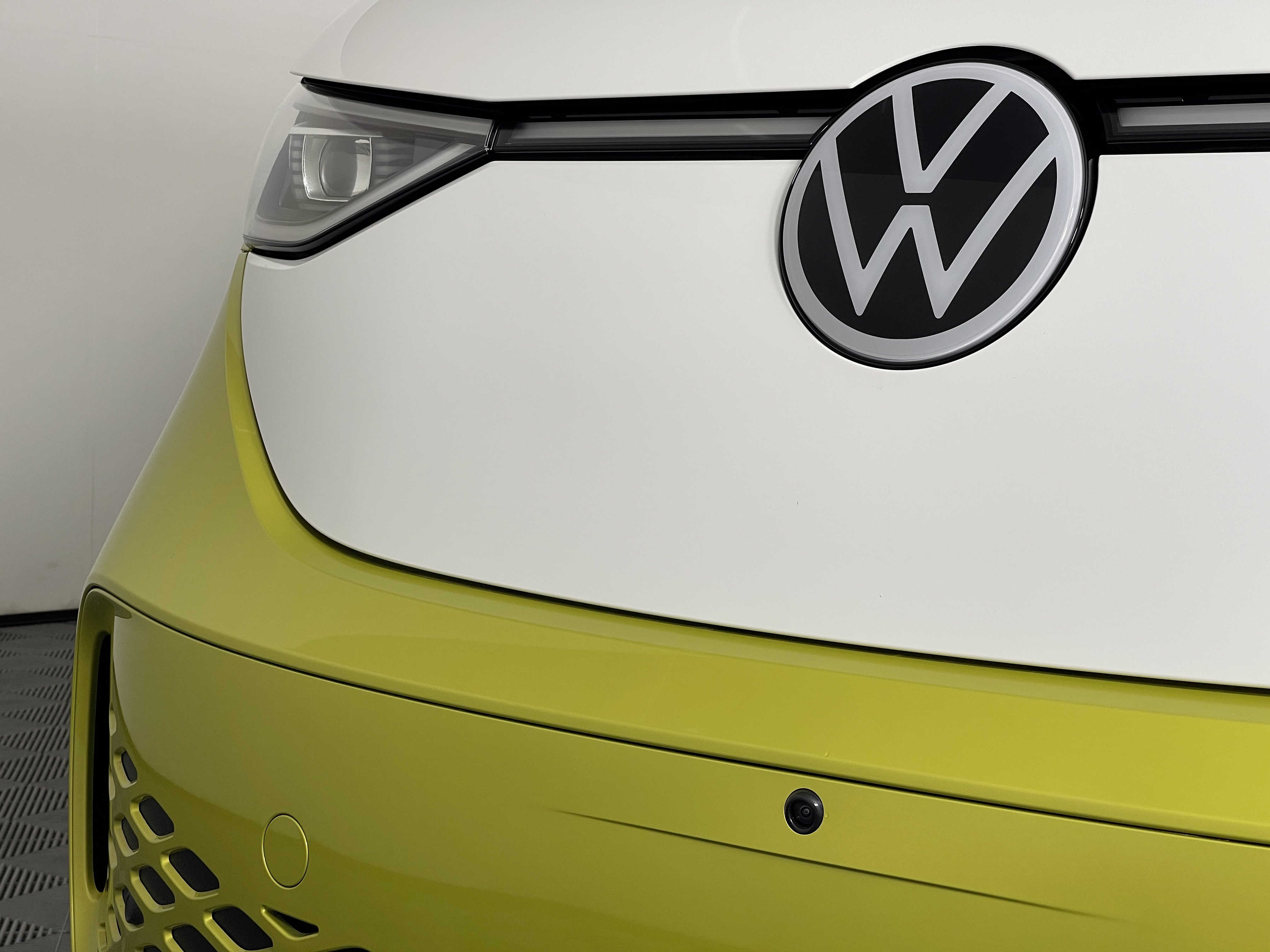 2025 Volkswagen ID. Buzz photo 2