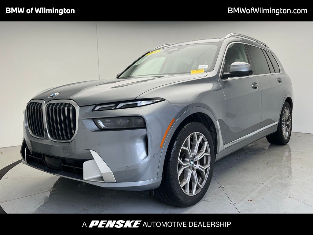2025 BMW X7 40i's photo