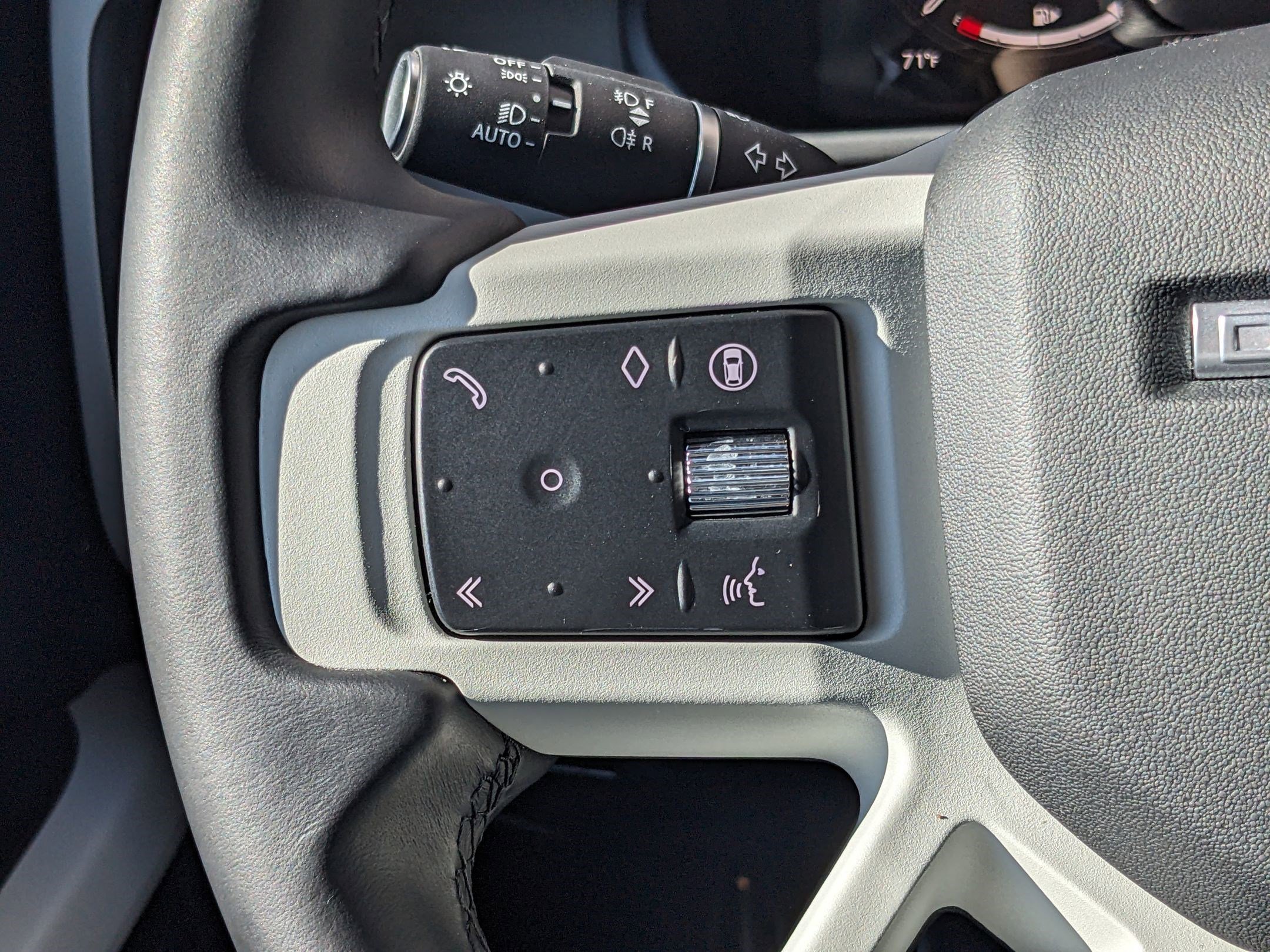 2024 Land Rover Defender 110 S photo 16