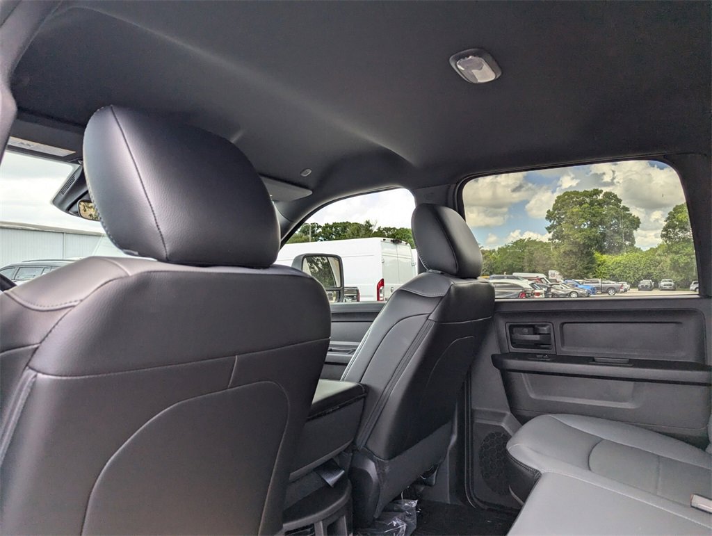 2025 Ram 3500 Tradesman photo 9