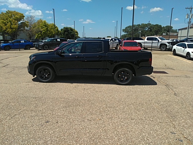 2025 Honda Ridgeline Black Edition photo 2