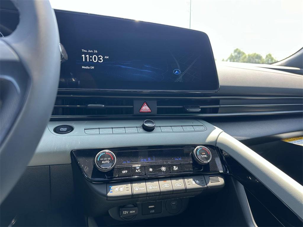 2025 Hyundai Elantra Hybrid Limited photo 17