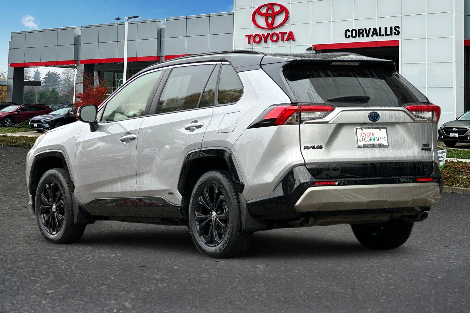 2024 Toyota RAV4 Hybrid XSE photo 4