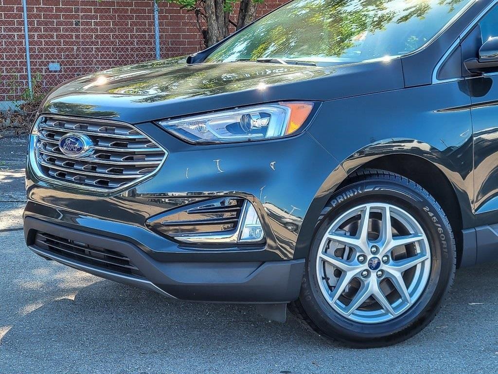 2022 Ford Edge SEL photo 3