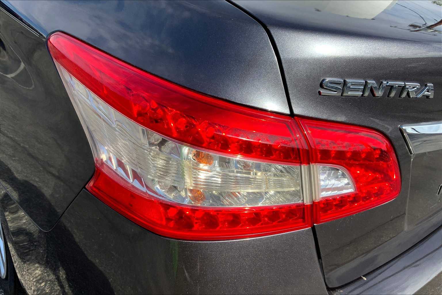 2015 Nissan Sentra SV photo 25