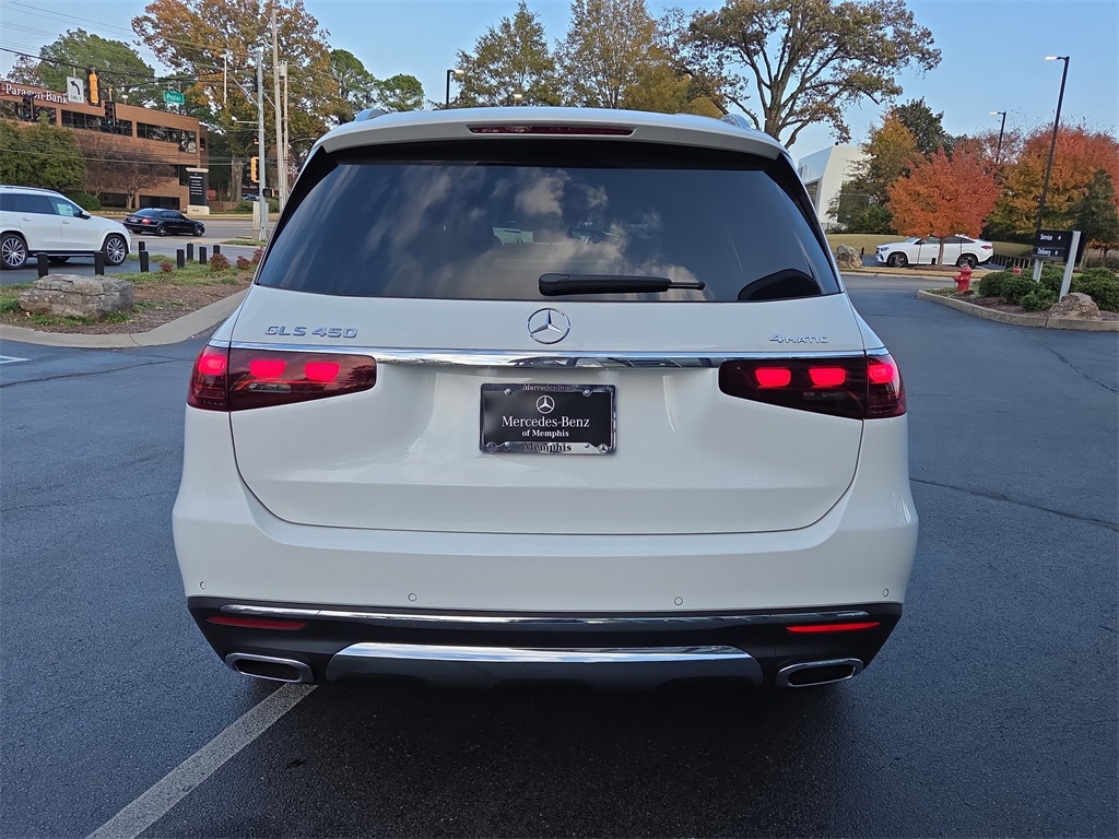 2026 Mercedes Benz GLS 450 4MATIC photo 4