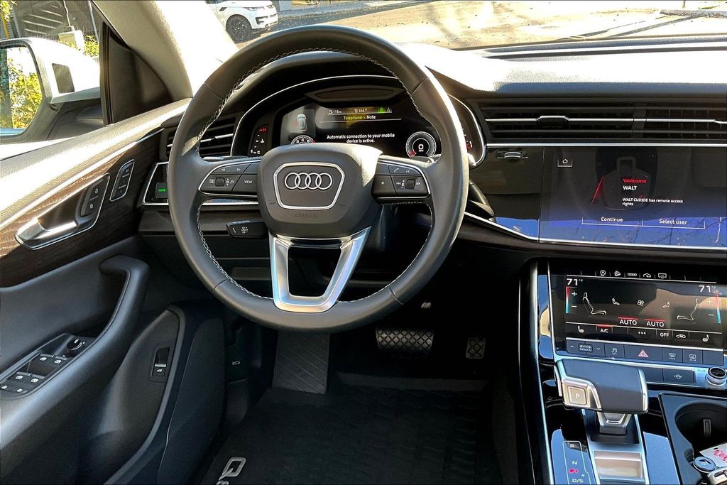 2022 Audi Q8 55 Premium photo 4