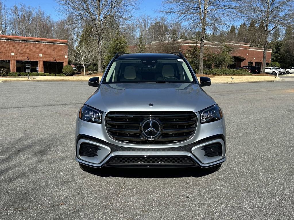 2025 Mercedes Benz GLS 450 4MATIC photo 3