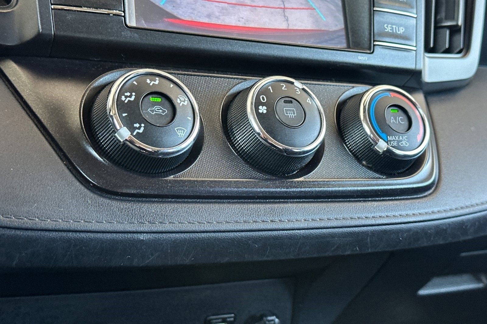2017 Toyota RAV4 LE photo 21