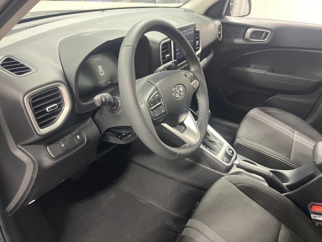 2026 Hyundai Venue SEL photo 9