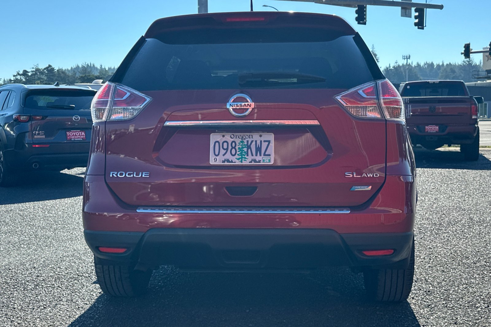 2014 Nissan Rogue SL photo 2