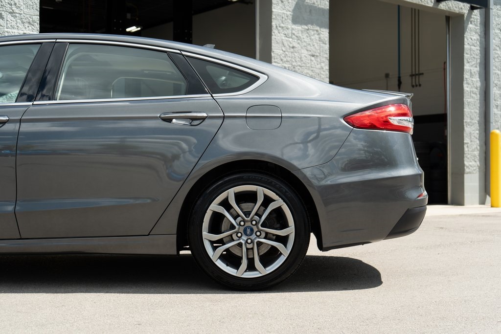 2019 Ford Fusion Hybrid Titanium photo 12