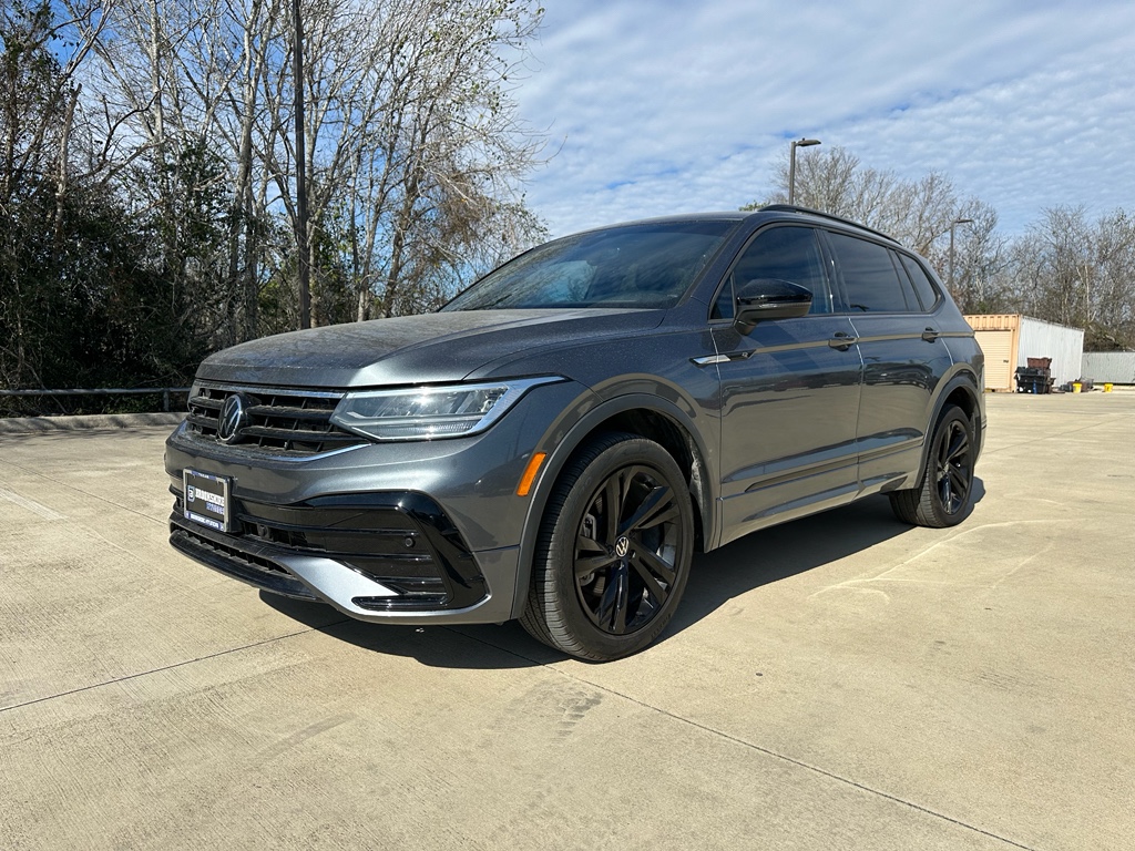 2023 Volkswagen Tiguan SE R-LINE BLACK