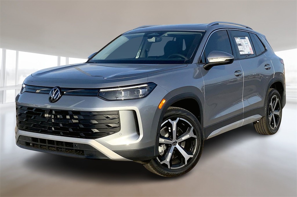 2026 Volkswagen Tiguan SE's photo