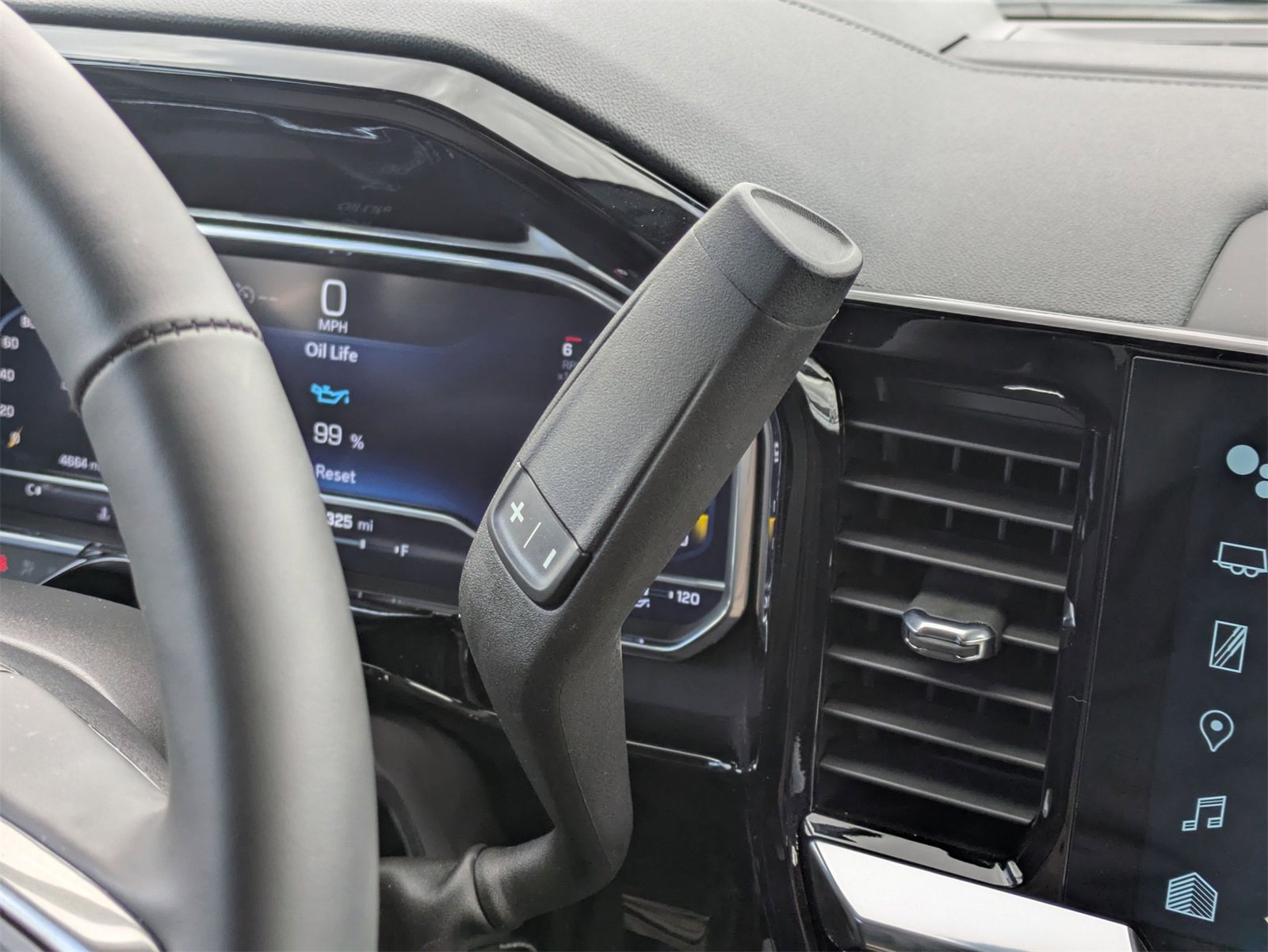 2025 Chevrolet Silverado 1500 LT photo 27