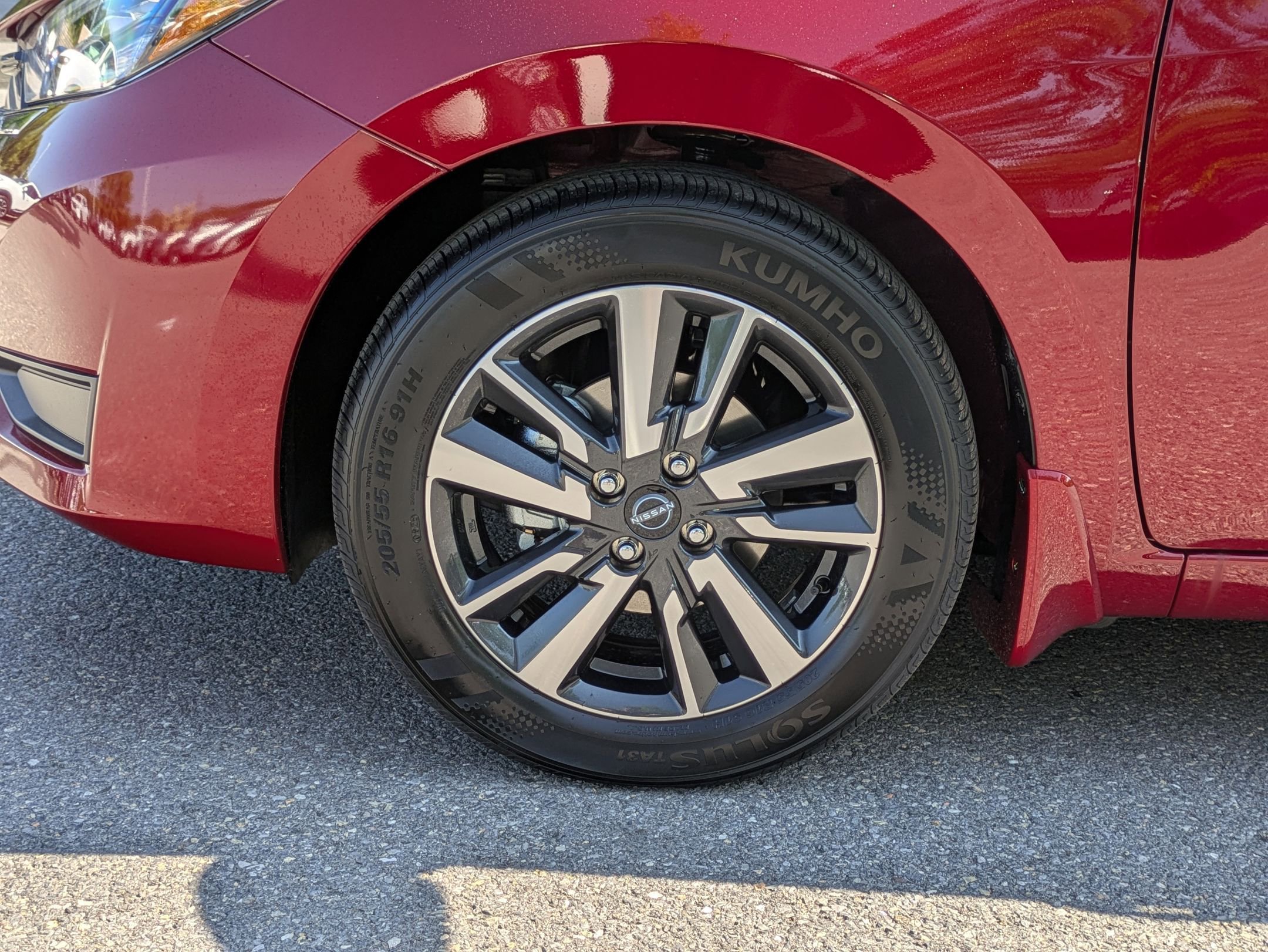 2025 Nissan Versa SV photo 8