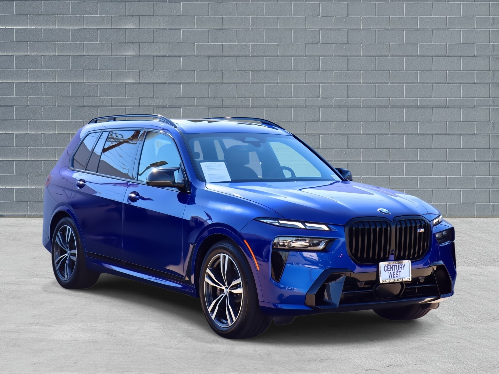 2025 BMW X7 M60i's photo