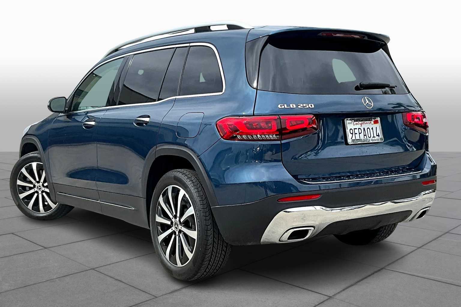 2023 Mercedes Benz GLB 250 photo 10
