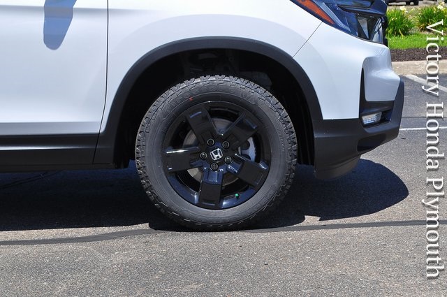 2025 Honda Ridgeline Black Edition photo 5