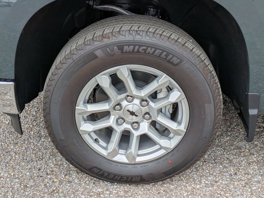 2025 Chevrolet Silverado 1500 LT photo 9
