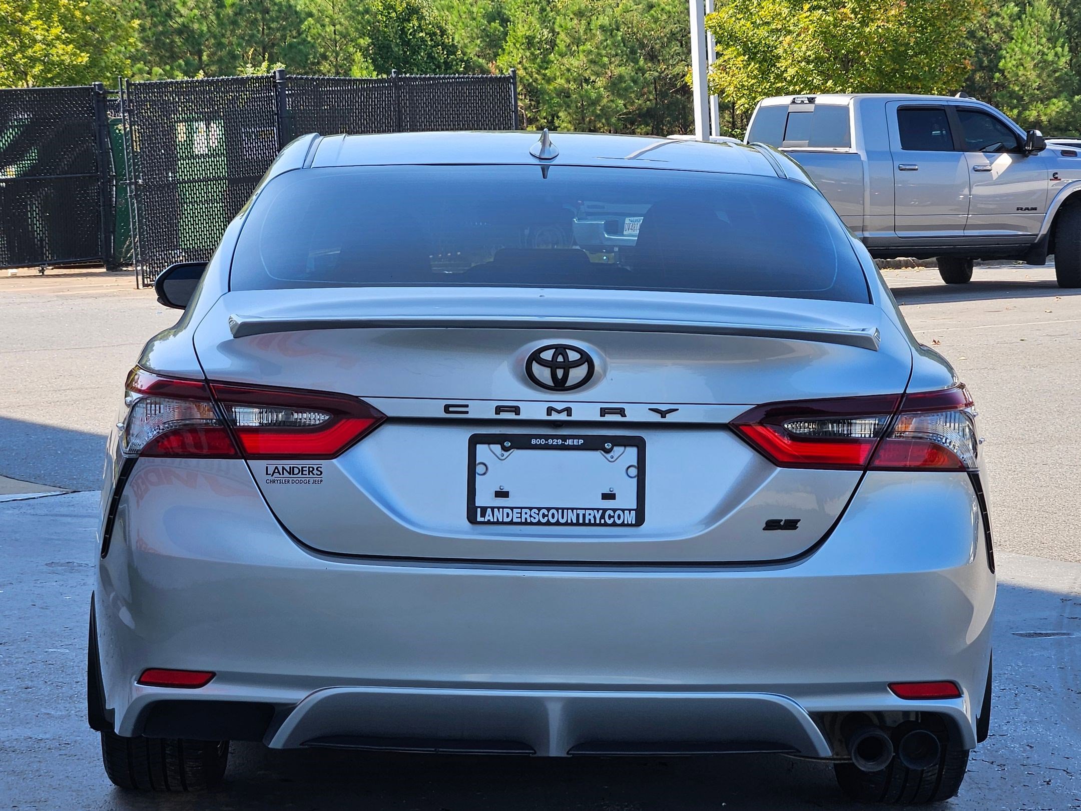 2023 Toyota Camry SE photo 3