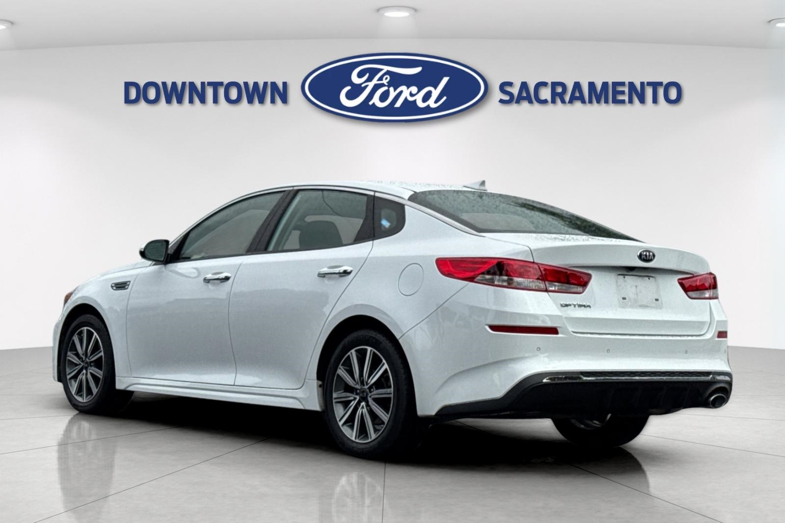 2019 Kia Optima LX photo 2