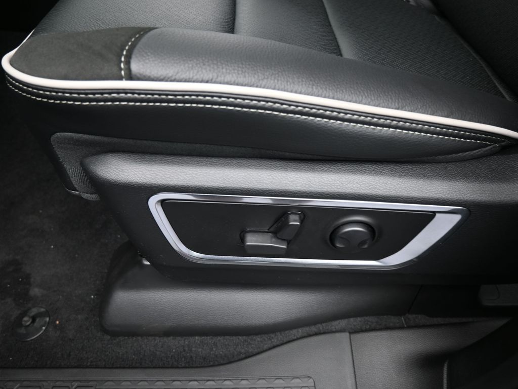 2025 Ram 1500 Laramie photo 15