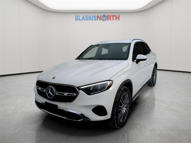 2025 Mercedes-Benz GLC Base's photo