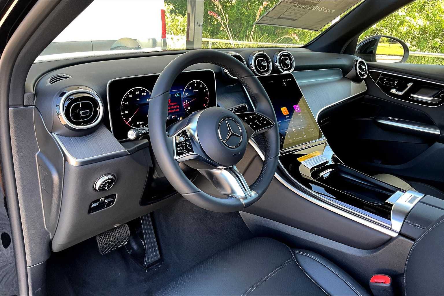 2026 Mercedes Benz GLC 300 photo 10