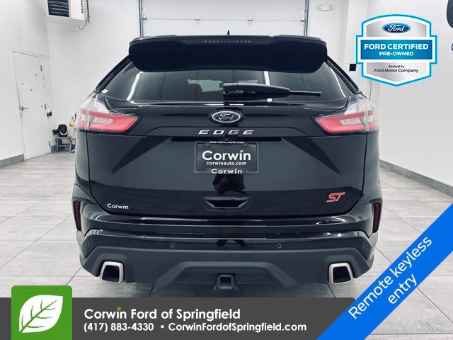 2021 Ford Edge ST photo 2