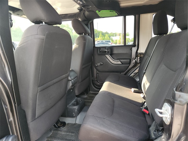 2017 Jeep Wrangler Unlimited Sport photo 3
