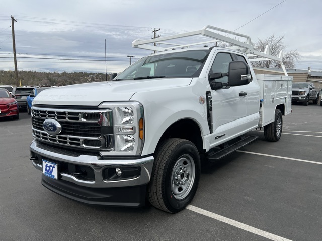 2025 Ford F-350 XL photo 2