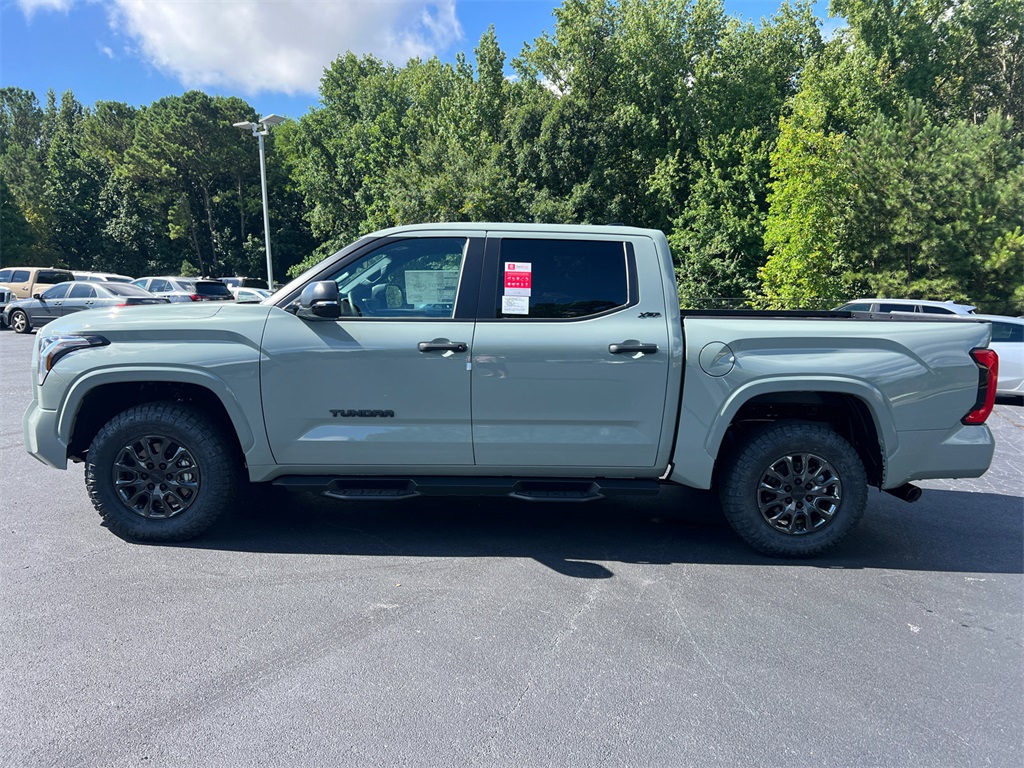 2025 Toyota Tundra SR5 CrewMax photo 6