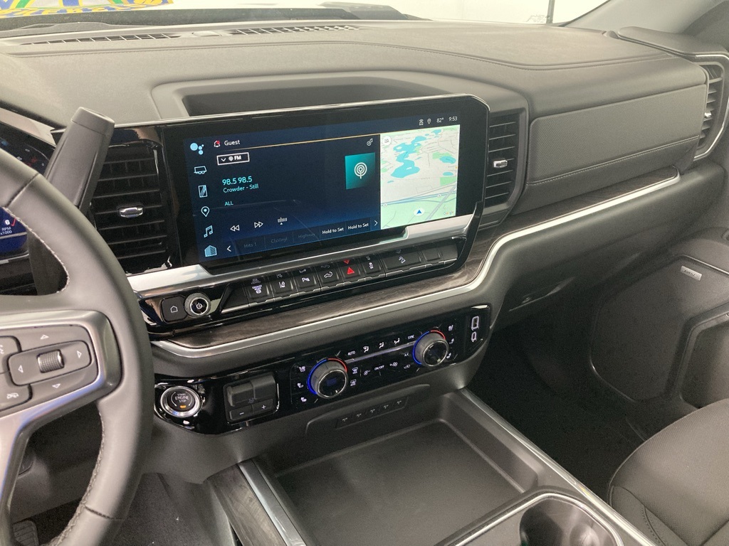 2025 Chevrolet Silverado 2500HD LTZ photo 2