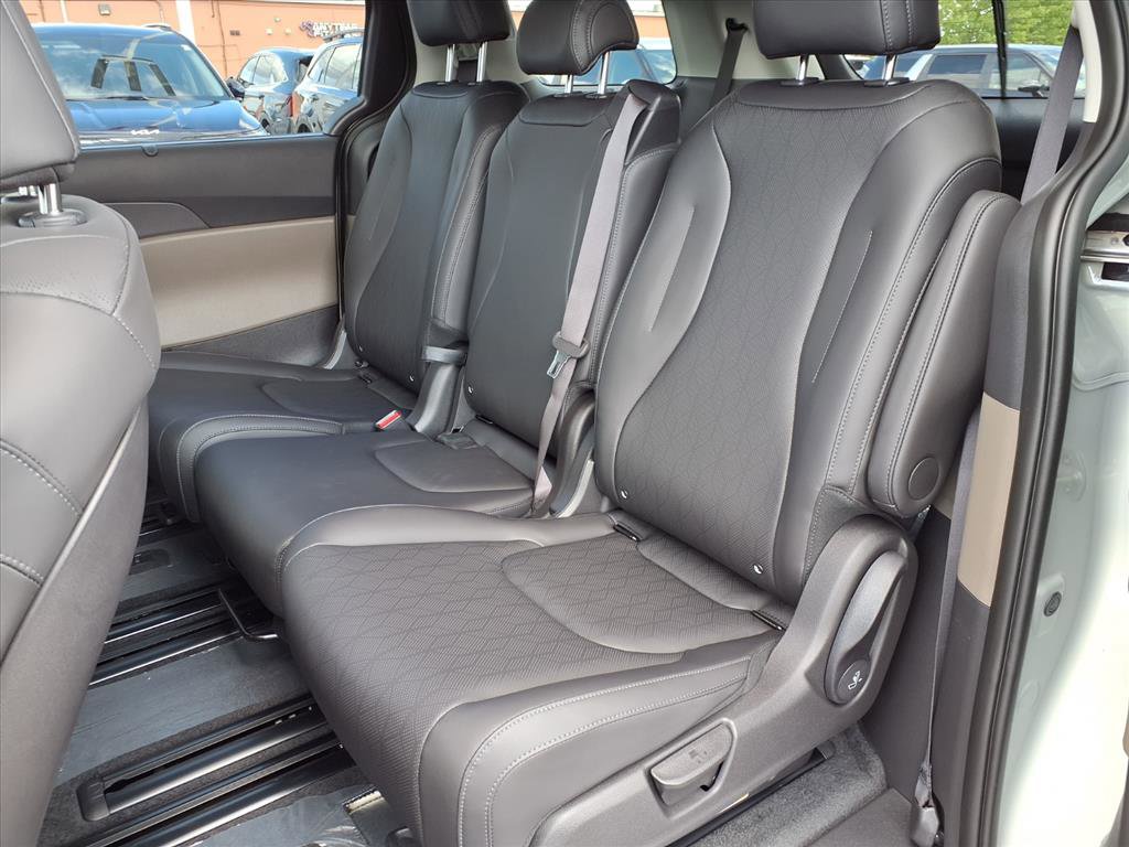 2026 Kia Carnival EX photo 6