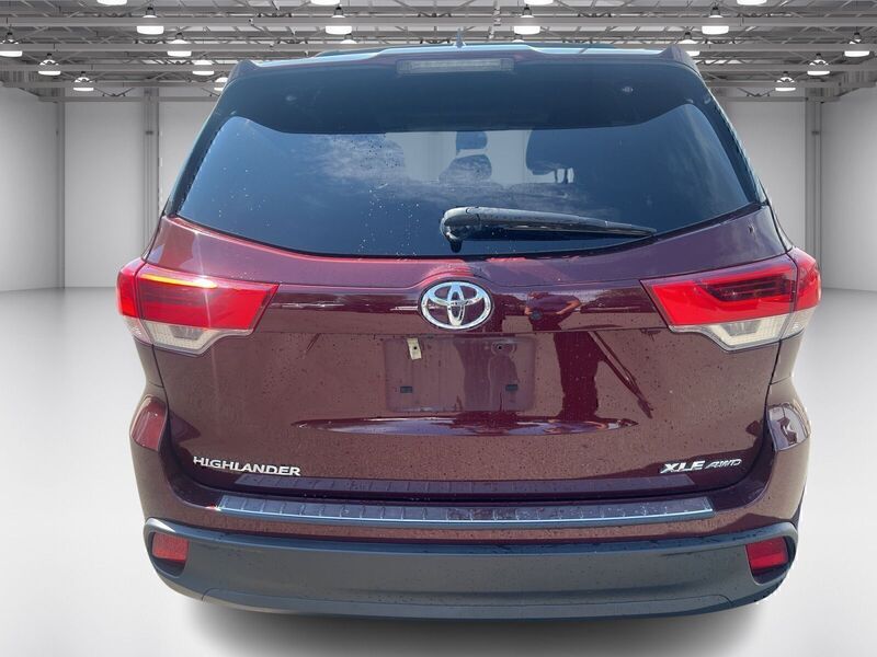 2019 Toyota Highlander XLE photo 7