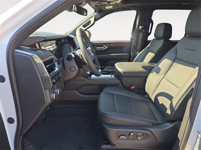 2025 Gmc Yukon Denali photo 9