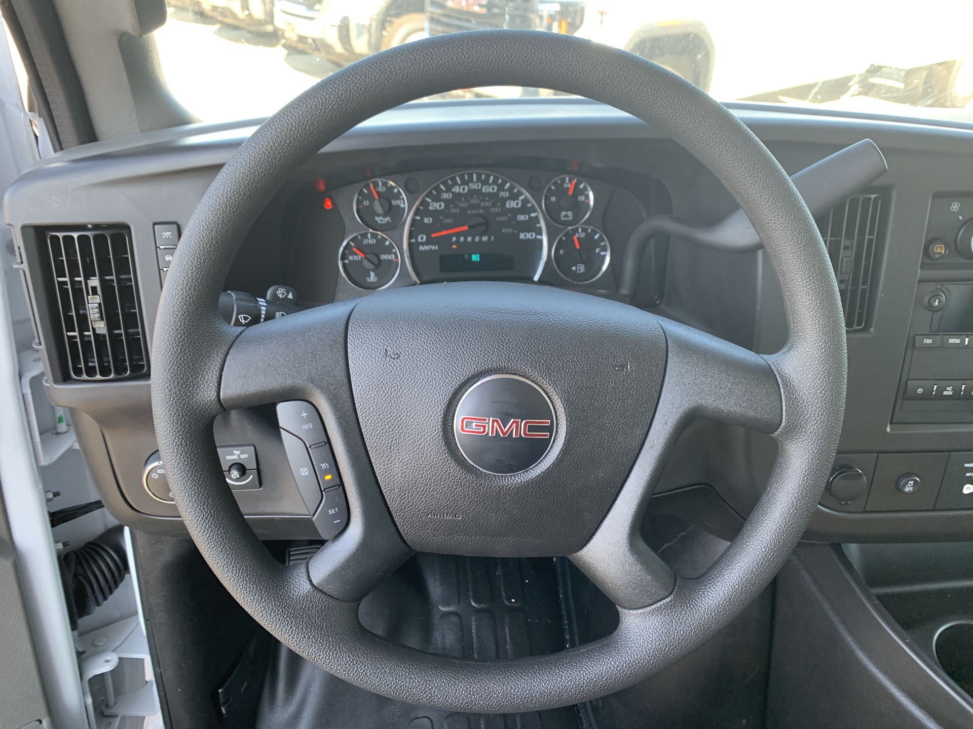 2025 Gmc Savana Cutaway 3500 photo 15