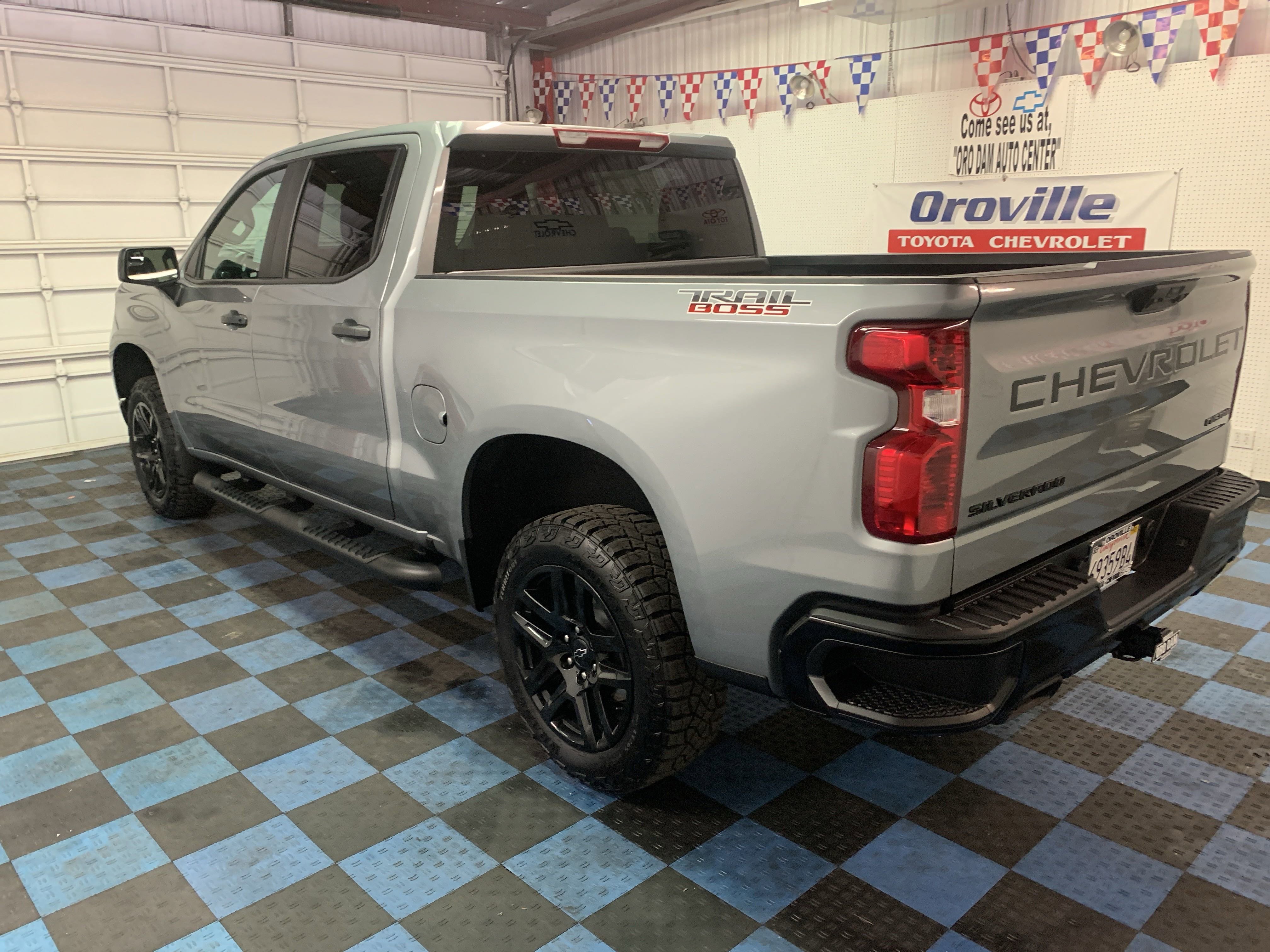 2024 Chevrolet Silverado 1500 Custom Trail Boss photo 2