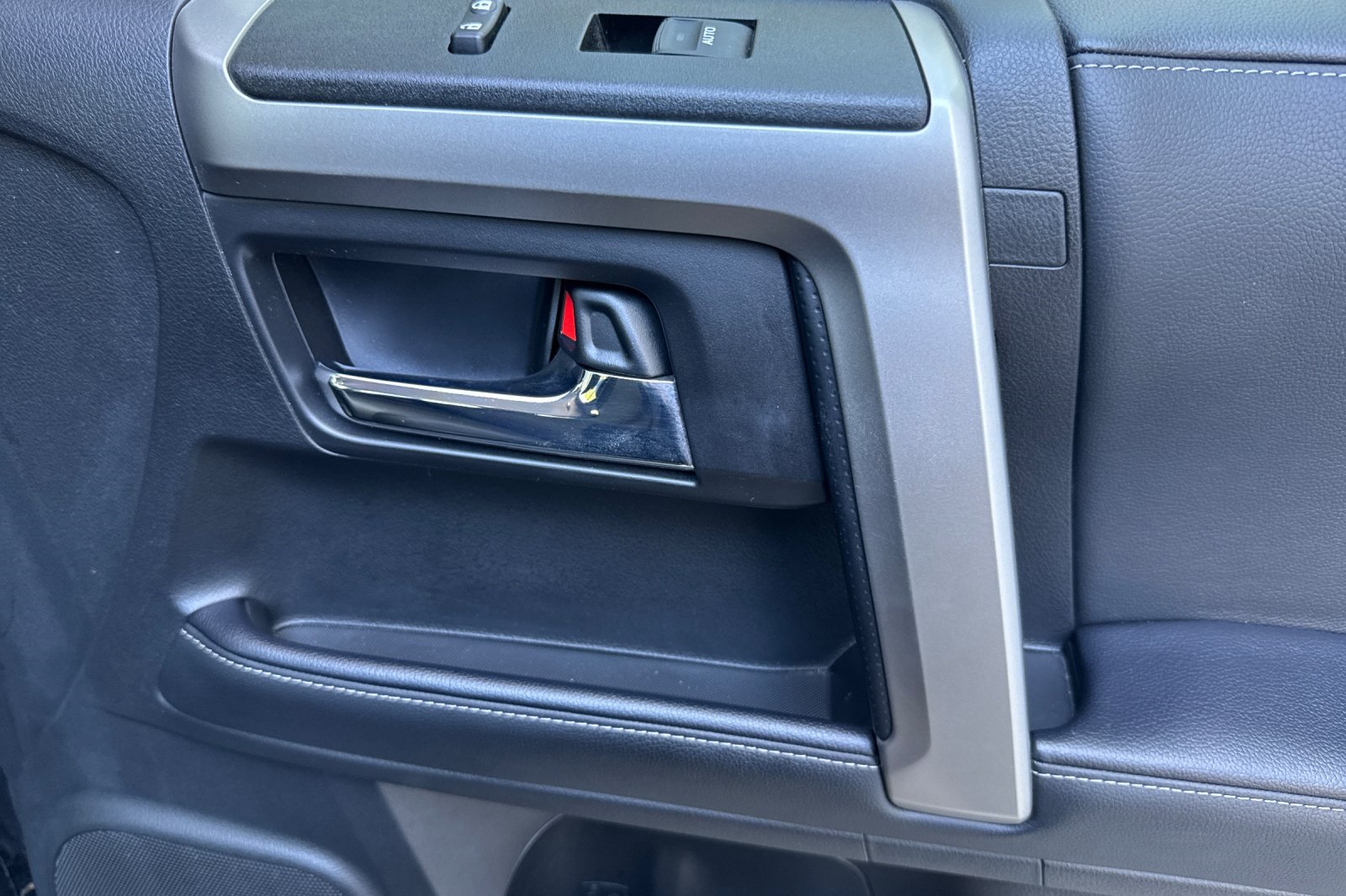 2024 Toyota 4Runner SR5 Premium photo 19