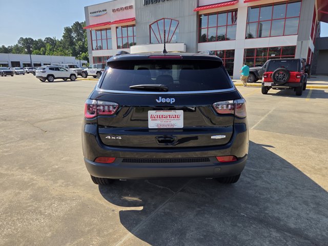 2025 Jeep Compass Latitude photo 4