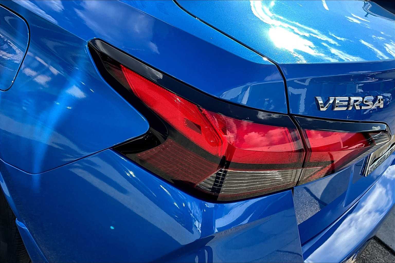 2024 Nissan Versa S photo 27