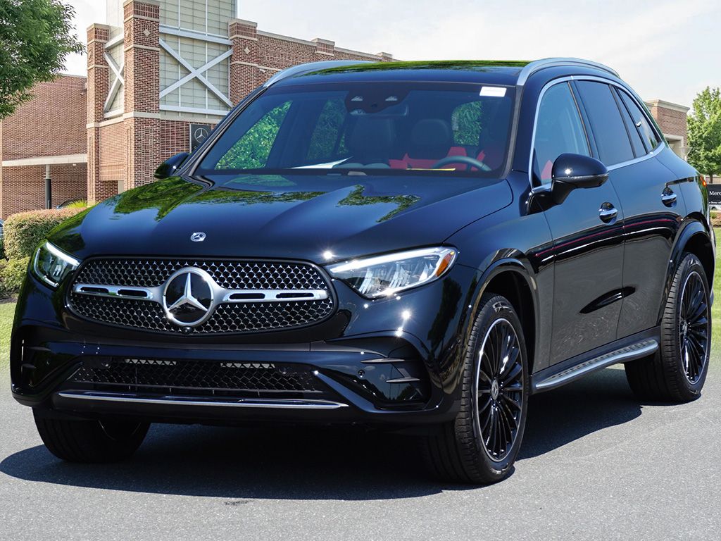 2025 Mercedes Benz GLC 300 4MATIC photo 4