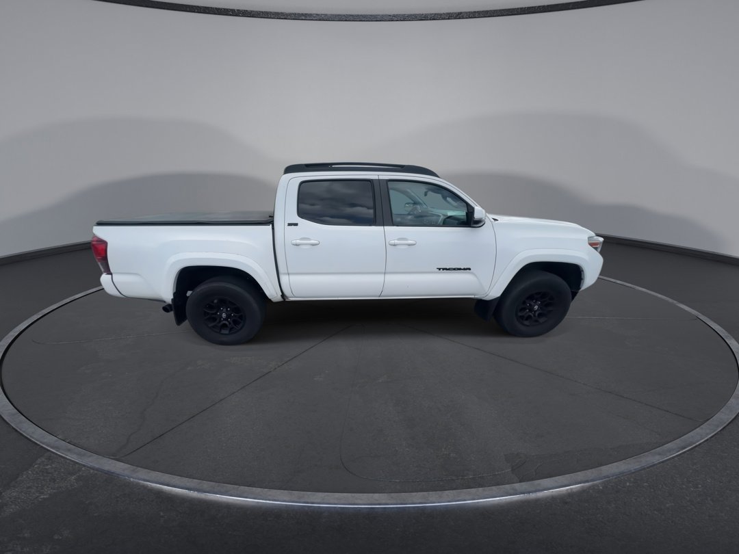 2022 Toyota Tacoma SR5 photo 9